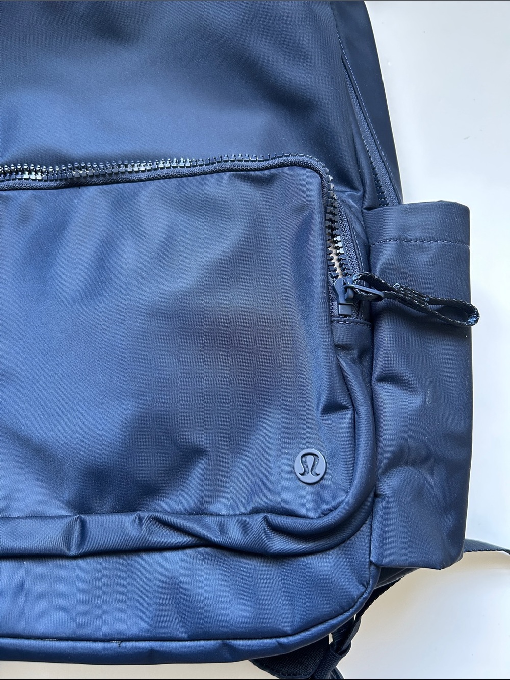 Lululemon Everywhere Backpack 22L with DBU Logo NWOT - Picture 2 of 7